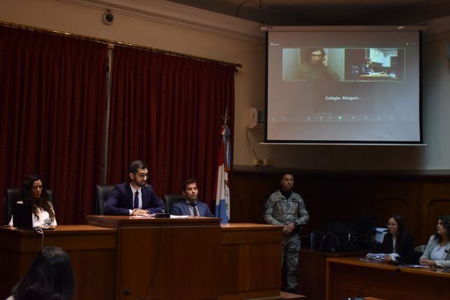 Martín Kunz fue condenado a prisión perpetua por el homicidio del chofer Rubén Walesberg y el ataque a cadetes del Liceo Militar Martín Kunz fue condenado a prisión perpetua por el homicidio del chofer Rubén Walesberg y el ataque a cadetes del Liceo Militar