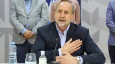 “Todo salió muy bien”, tuiteó Perotti, quien permanece internado en la capital provincial. “Todo salió muy bien”, tuiteó Perotti, quien permanece internado en la capital provincial.