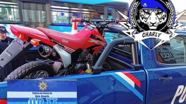 Apresaron a ocho delincuentes en Rosario con un arma de guerra cargada y dos motos robadas