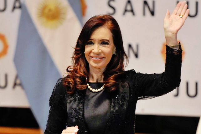 La Presidenta cumple “a rajatabla” las indicaciones y se recupera muy bien