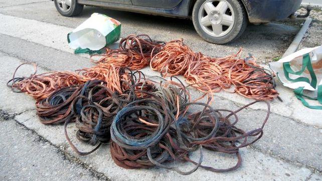 El robo de cables de telefonía e internet es uno de los delitos en aumento en los últimos meses. 