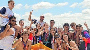 La selección de natación de Santa Fe se consagró campeona de la Región Centro