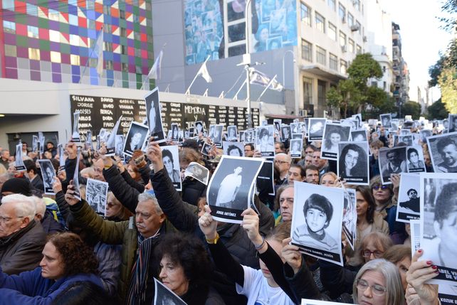 Familiares de las víctimas de la Amia