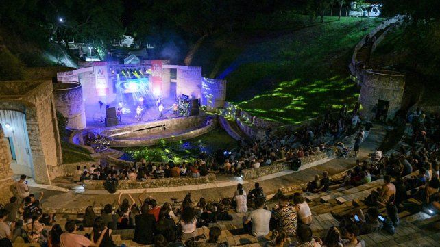 Peteco Carabajal y Santiago Trío actuarán en el Anfiteatro