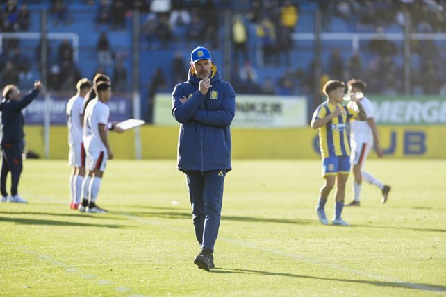 Mario Pobersnik prepara el equipo de Central para el próximo clásico de reserva que se jugará en Arroyo Seco.
