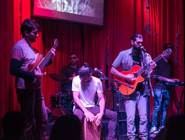 El quinteto rosarino en accíon. Esta noche en Plataforma Lavardén.