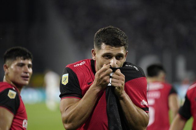 El delantero de Newells Juanchón García necesita reencontrarse con el gol.&nbsp;