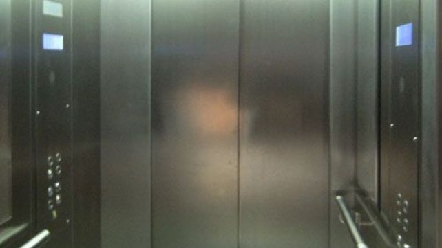 Un hombre murió aplastado en el ascensor de su edificio