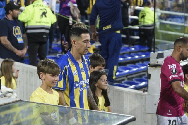 Esta vez Ángel Di María no saldrá a la cancha. El campeón del mundo pone el foco en el viaje a Paraguay.