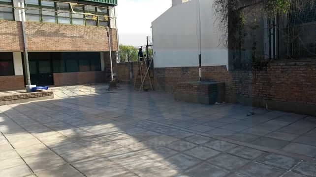 Refuerzo. En la Esparza ajustaron y soldaron más estructuras externas.