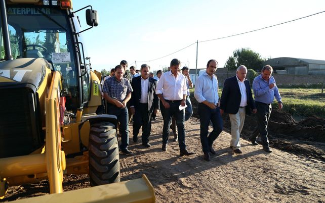 Lifschitz recorrió los avances de los trabajos en la Av. Peñaloza