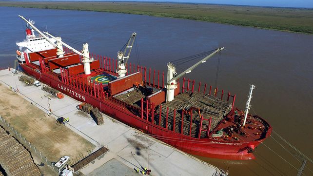 Exportaciones. Dos buques