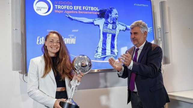 Estefanía Banin fue distinguida&nbsp; con el premio EFE a la mejor Jugadora Iberoamericana del 2023.