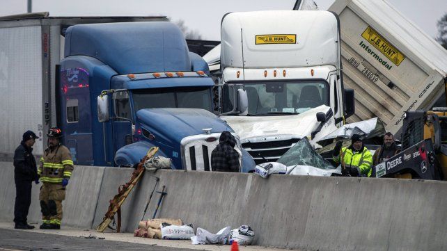 El siniestro en una autopista de Texas involucró a cien vehículos. 
