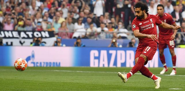 Mohamed Salah cambia el penal por gol.&nbsp;