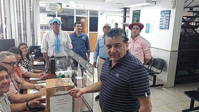 Uatre: el 97% de las seccionales apoyó a José Voytenco
