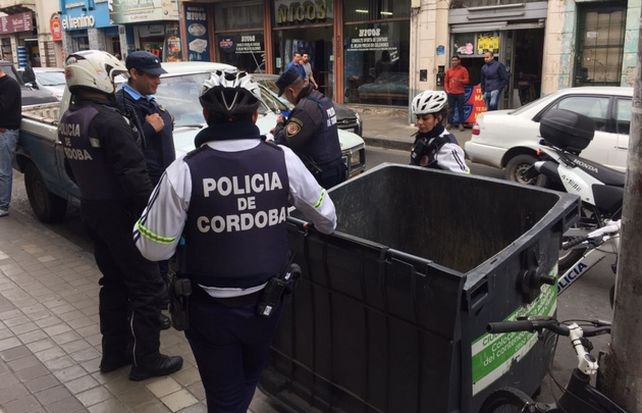El contenedor en el centro de Córdoba donde apareció el bebé.&nbsp;