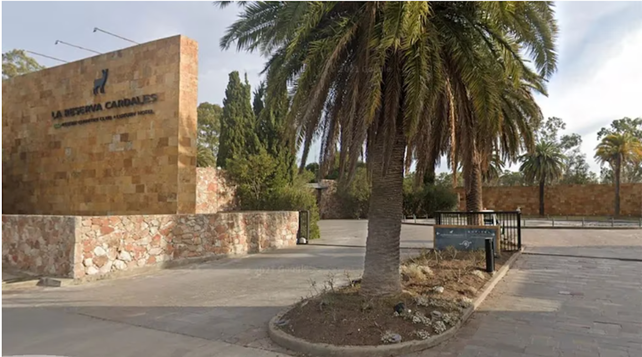 El hotel lindero al country.