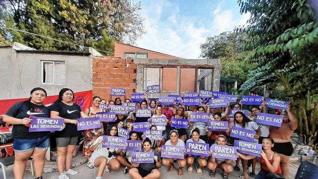 Mujeres activistas de Bajada Grande adhieren al Ni Una Menos.