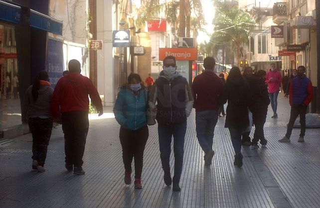 Salidas recreativas: plazas desiertas y una peatonal concurrida