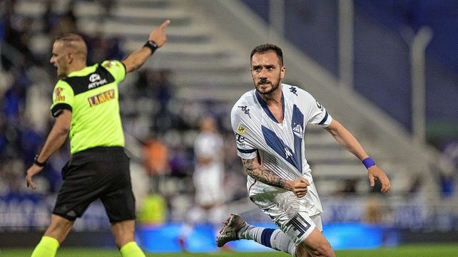 Vélez ganó ante su gente.