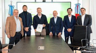 Entre Ríos acordó con Salesforce impulsar la inteligencia artificial en el Estado y las pymes