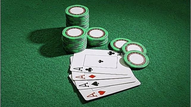 ¿Cualquiera puede jugar al póker online?