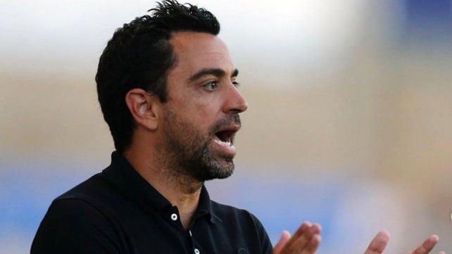 Xavi firmó su continuidad en Barcelona.