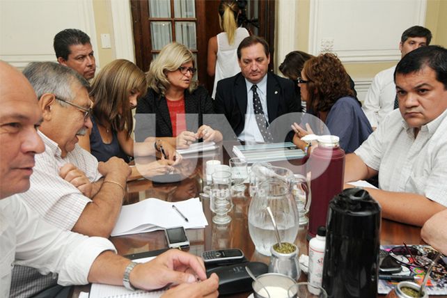 Llega la oferta a los docentes y el viernes se sabrá si hay clases