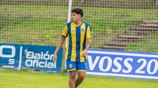 El chico nació en Villa Constitución y se instaló en la pensión de Central, desde donde empezó a crecer. Fue una pieza clave en un título importante para el club.