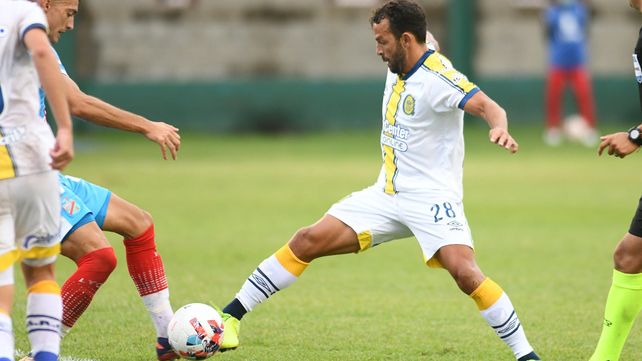 Lucas Gamba estará desde el arranque ante el Tomba.