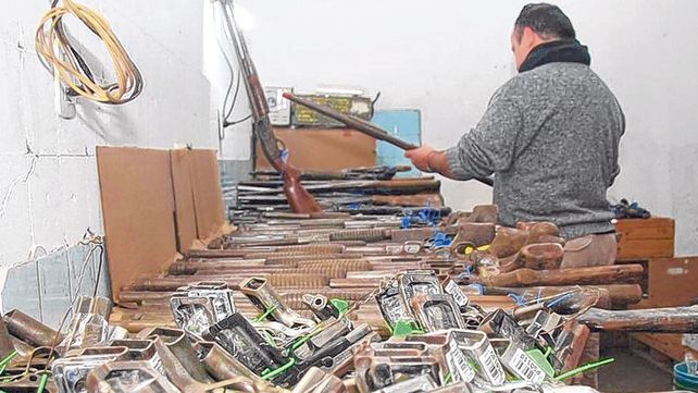 Acopio. Las armas fueron sometidas a un sistema para registrar un perfil en una base de datos e identificarlas.