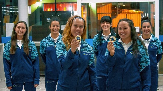 Las chicas campeonas presente en UNO.
