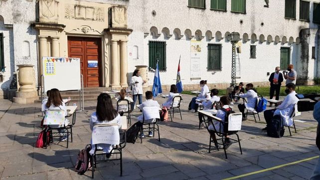 El ciclo lectivo en las escuelas públicas comenzó después de un paro de 48 horas.