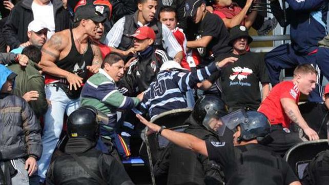 Diputados postergó la ley de penas a barrabravas