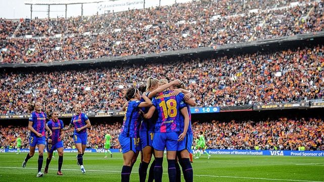 Barcelona marcó otro récord mundial de asistencia en un partido de fútbol femenino