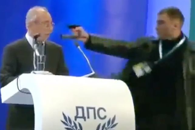 Bulgaria: un intento de crimen político en vivo mantiene en vilo a la política local