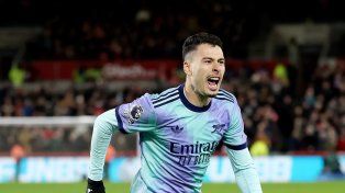 Arsenal venció a Brentford y se prende en la lucha de arriba en la Premier League