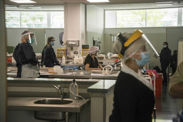 En el área de Covid del Heca trabajan a destajo para combatir el virus.&nbsp;