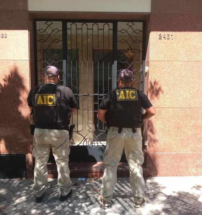 Un divorcio, una denuncia por faltante de dinero y tres allanamientos