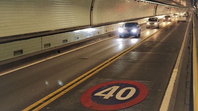 Reparan un conducto de agua potable en el Túnel Subfluvial