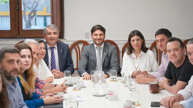 Tras conseguir la reforma judicial, Pullaro, el socialismo y Unidos van por el premio mayor: la reforma constitucional. 