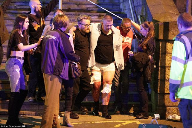 Tras una explosión durante un concierto en Manchester la policía confirmó víctimas fatales