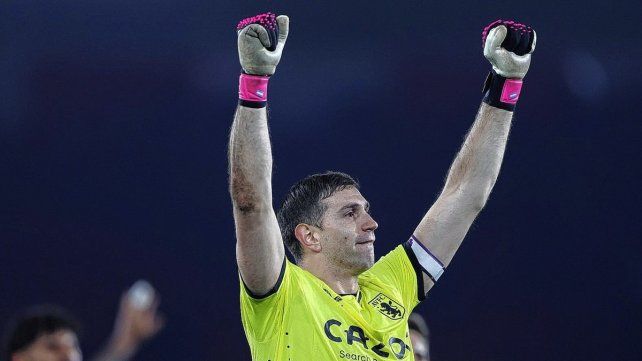 El Aston Villa de Dibu Martínez consiguió una buena victoria como visitante en la Premier League.