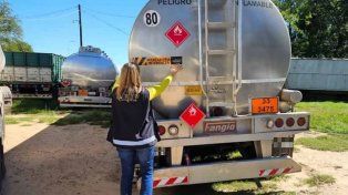 AFIP incautó en la provincia de Formosa un cargamento de 36.000 litros de gasoil valuado en $ 15 millones con destino a Paraguay.&nbsp;Foto: Archivo AFIP