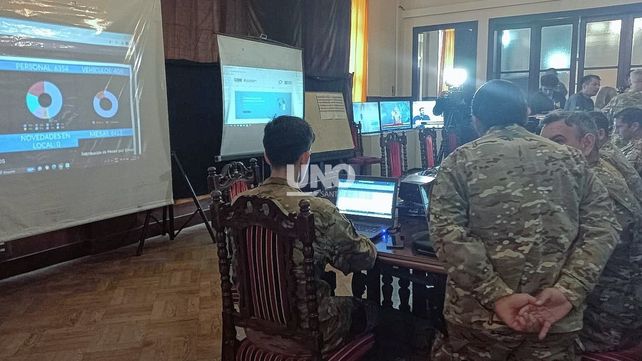 La seguridad de las elecciones. Desde el puesto de comando en el Liceo Militar se realiza un monitoreo en tiempo real de todas las operaciones. La seguridad de las elecciones. Desde el puesto de comando en el Liceo Militar se realiza un monitoreo en tiempo real de todas las operaciones.