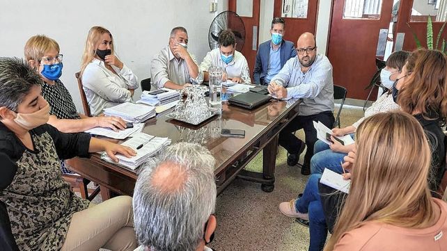 Otorgan estabilidad laboral a 1.100 auxiliares de educación