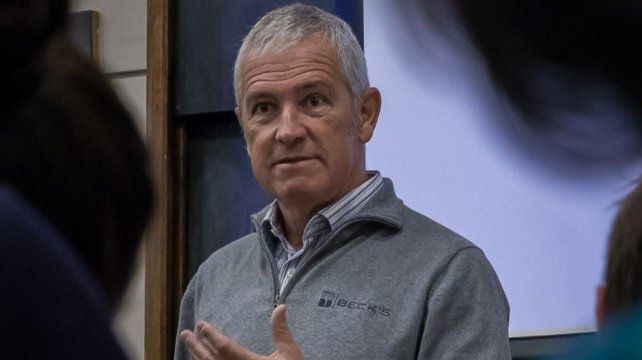 El rosarino Fernando Preumayr es consultor en lechería&nbsp; y docente de la Universidad Austral.