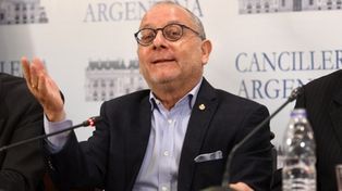 Vuelo a Malvinas: piden el juicio político al canciller