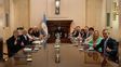 el presidente javier milei celebro el respaldo de estados unidos con la mesa politica y su gabinete